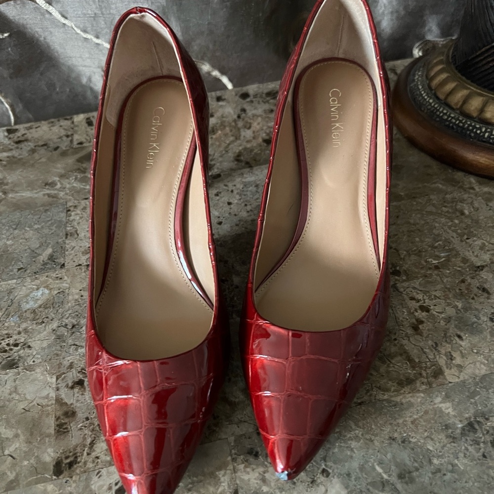 Gayle pump pre owned mint condition